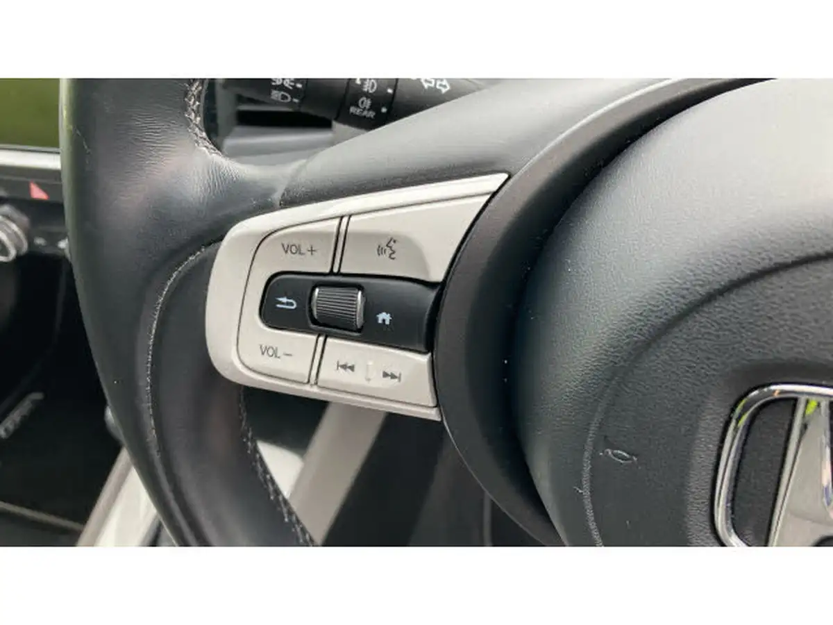 2021-honda-jazz-15-i-mmd-crosstar-ex-109ps-two-tone-big-16