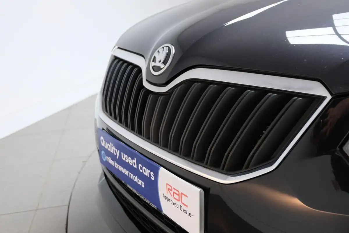 2015-skoda-yeti-20tdi-black-edition-dsg-big-44