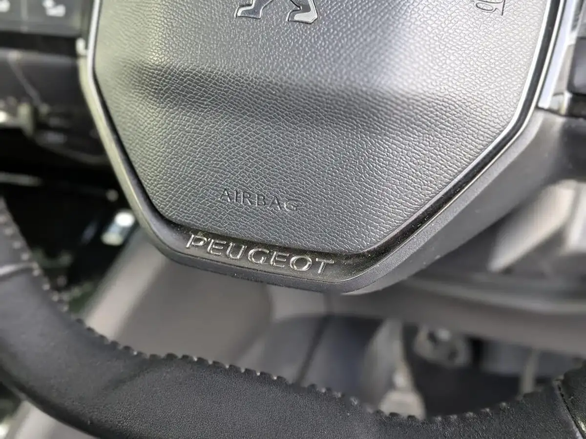 2020-peugeot-2008-suv-12-puretech-allure-100bhp-big-38