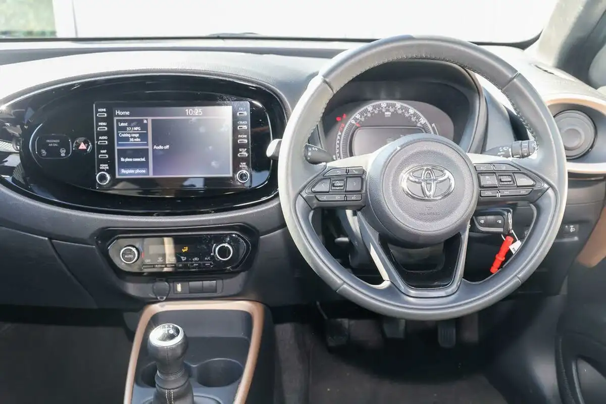 2023-toyota-aygo-x-10-vvt-i-edge-big-5
