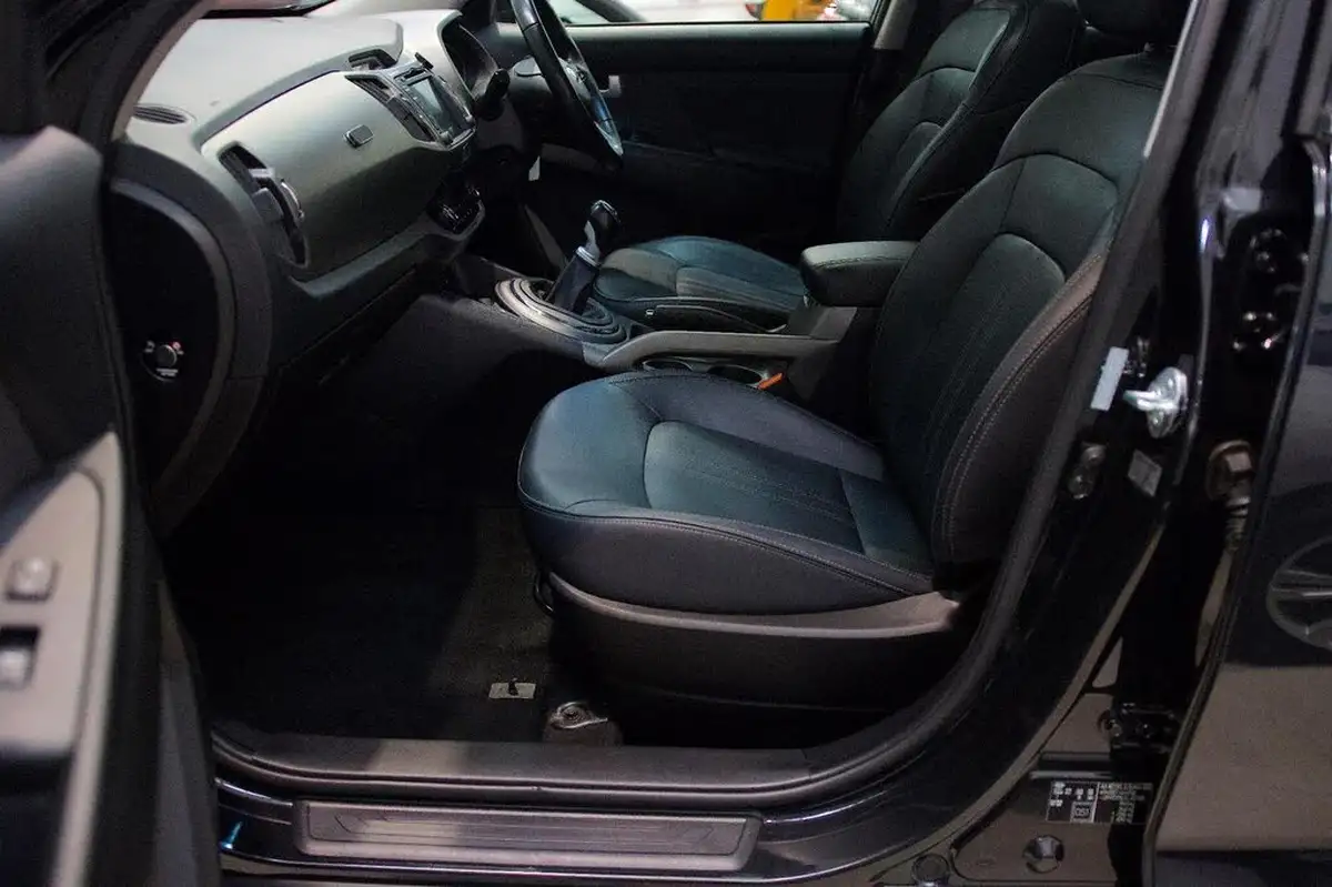 2014-kia-sportage-17-crdi-3-sat-nav-big-10