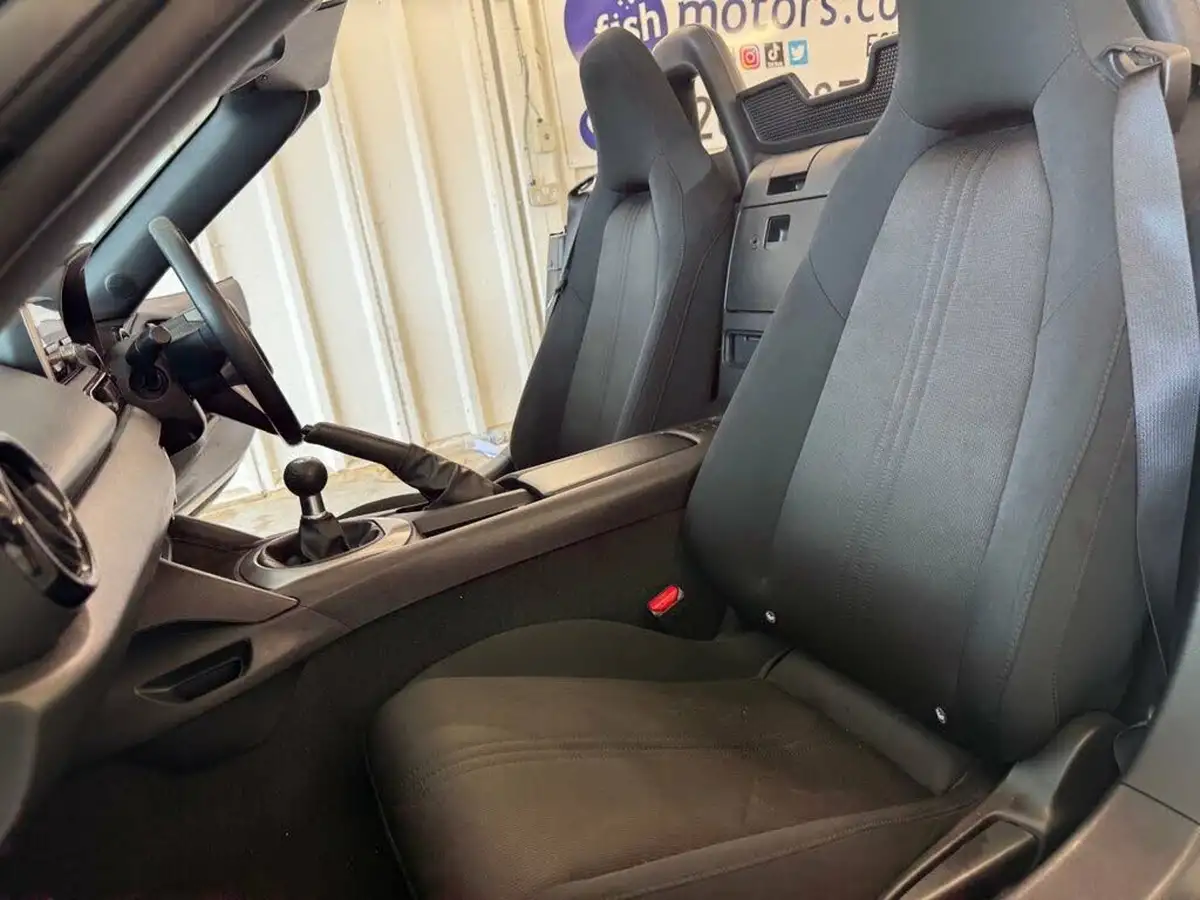 2018-mazda-mx-5-15-se-big-19