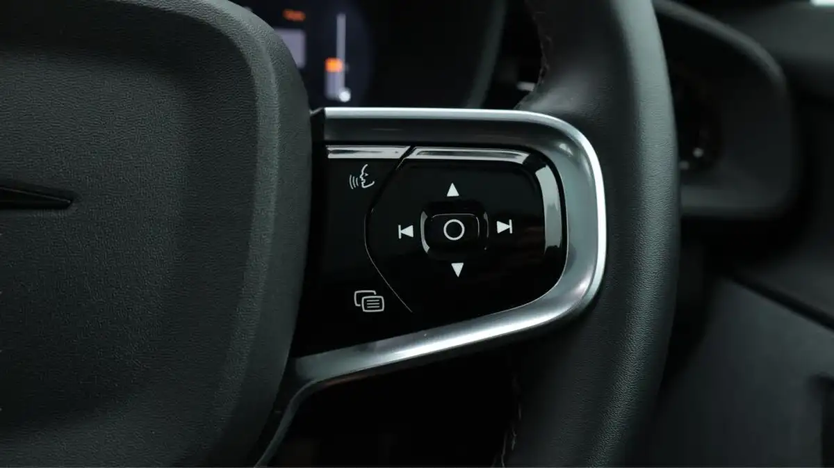2022-polestar-polestar-2-e-ps2-300kw-longe-dual-plus-pilot-big-24