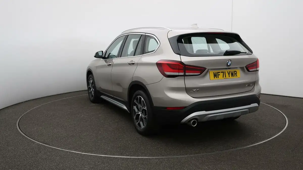 2021-bmw-x1-15-sdrive18i-xline-dct-big-64