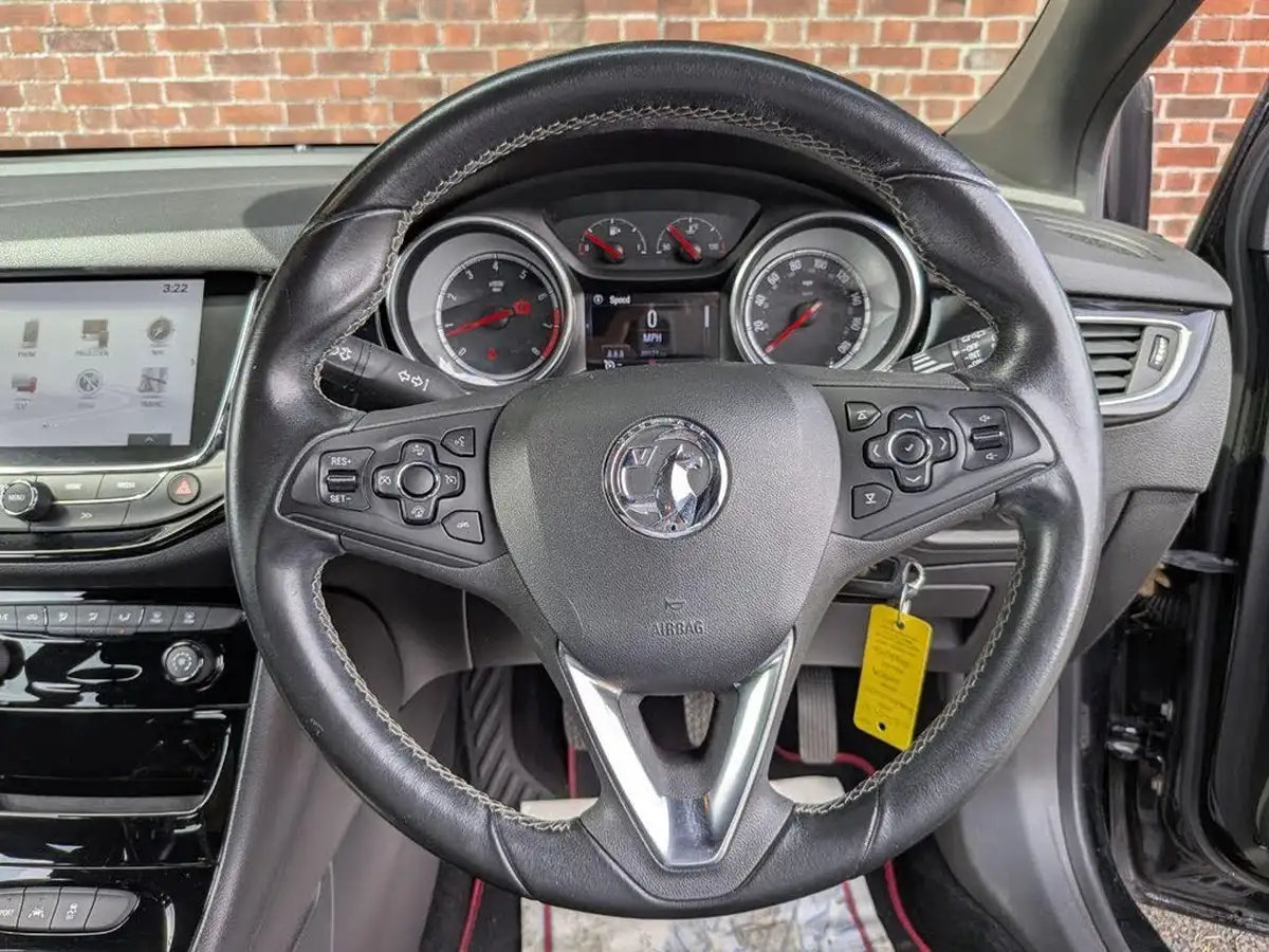 2017-vauxhall-astra-14i-16v-turbo-sri-vx-line-nav-big-35