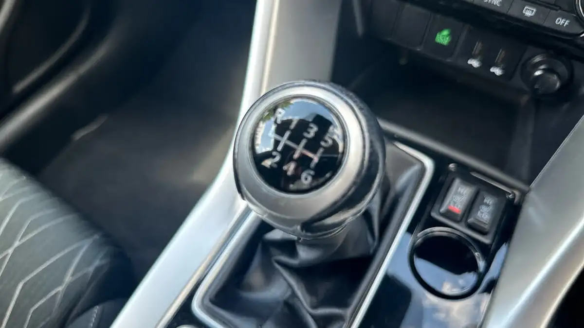 2019-mitsubishi-eclipse-cross-15-3-big-19