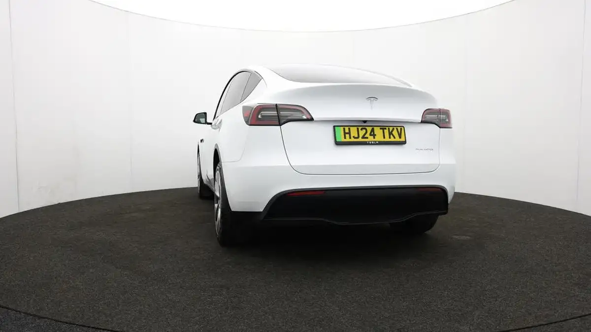 2024-tesla-model-y-e-long-range-306bhp-awd-big-27