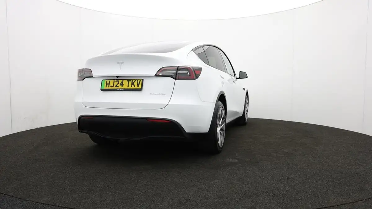 2024-tesla-model-y-e-long-range-306bhp-awd-big-75