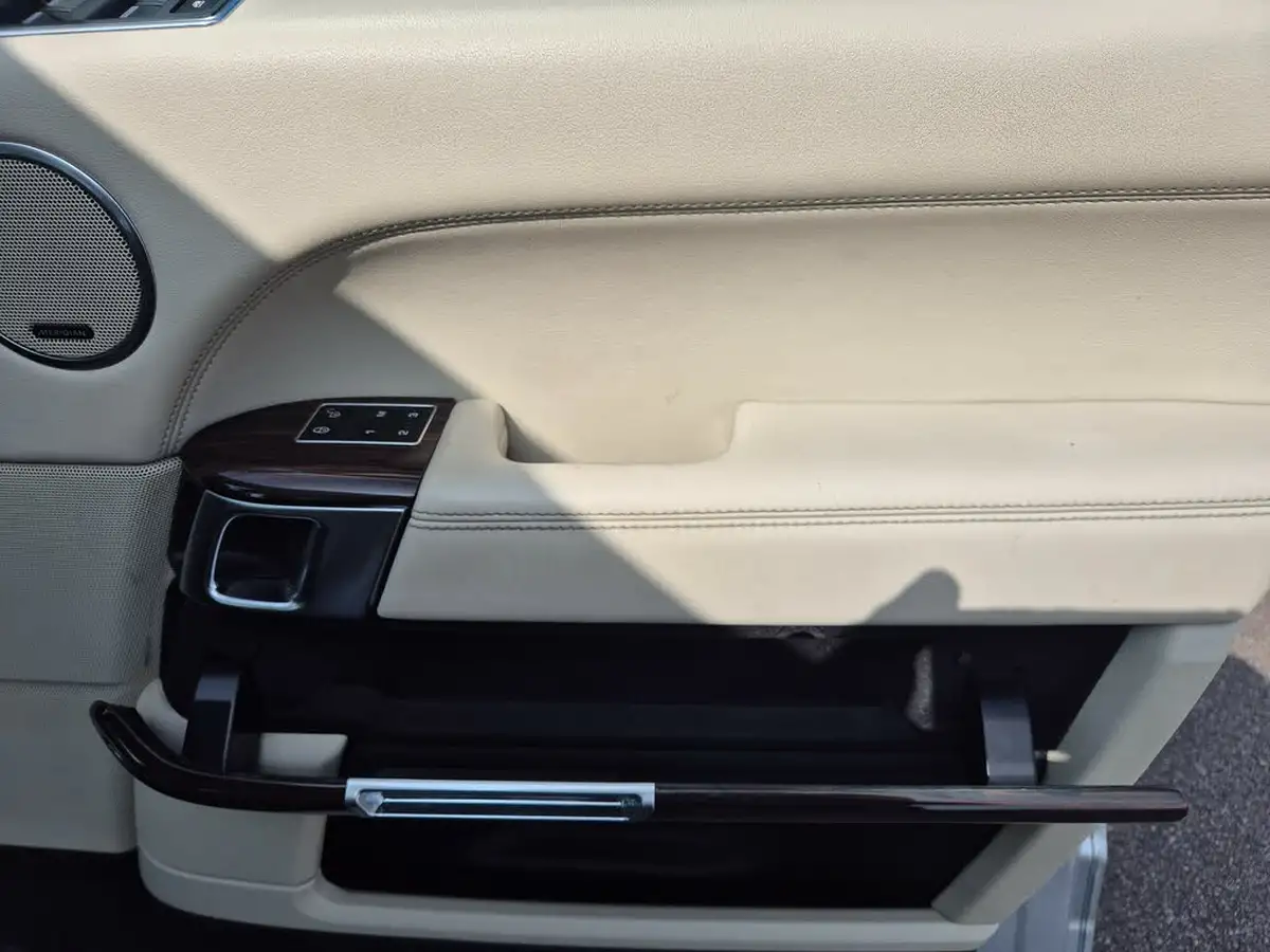 2014-land-rover-range-rover-44-sdv8-vogue-44-sdv8-334bhp-big-29