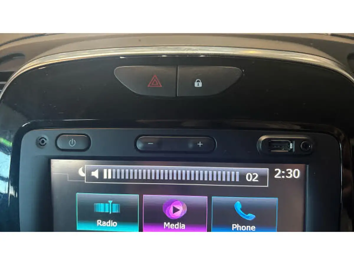 2017-renault-captur-09-tce-dynamique-s-nav-big-43