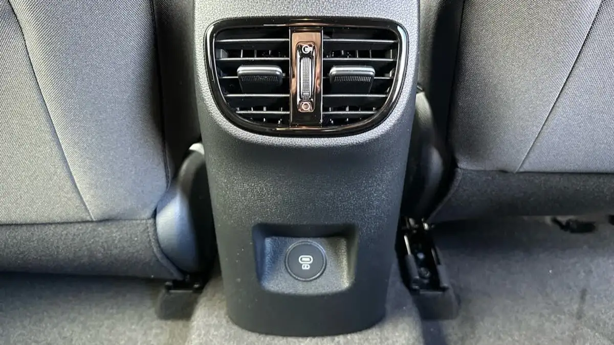 2025-kia-ceed-15-t-gdi-gt-line-dct-big-24