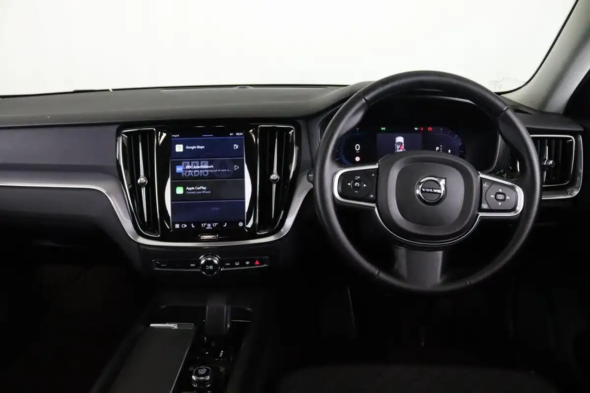 2023-volvo-v60-20-b3-core-big-14