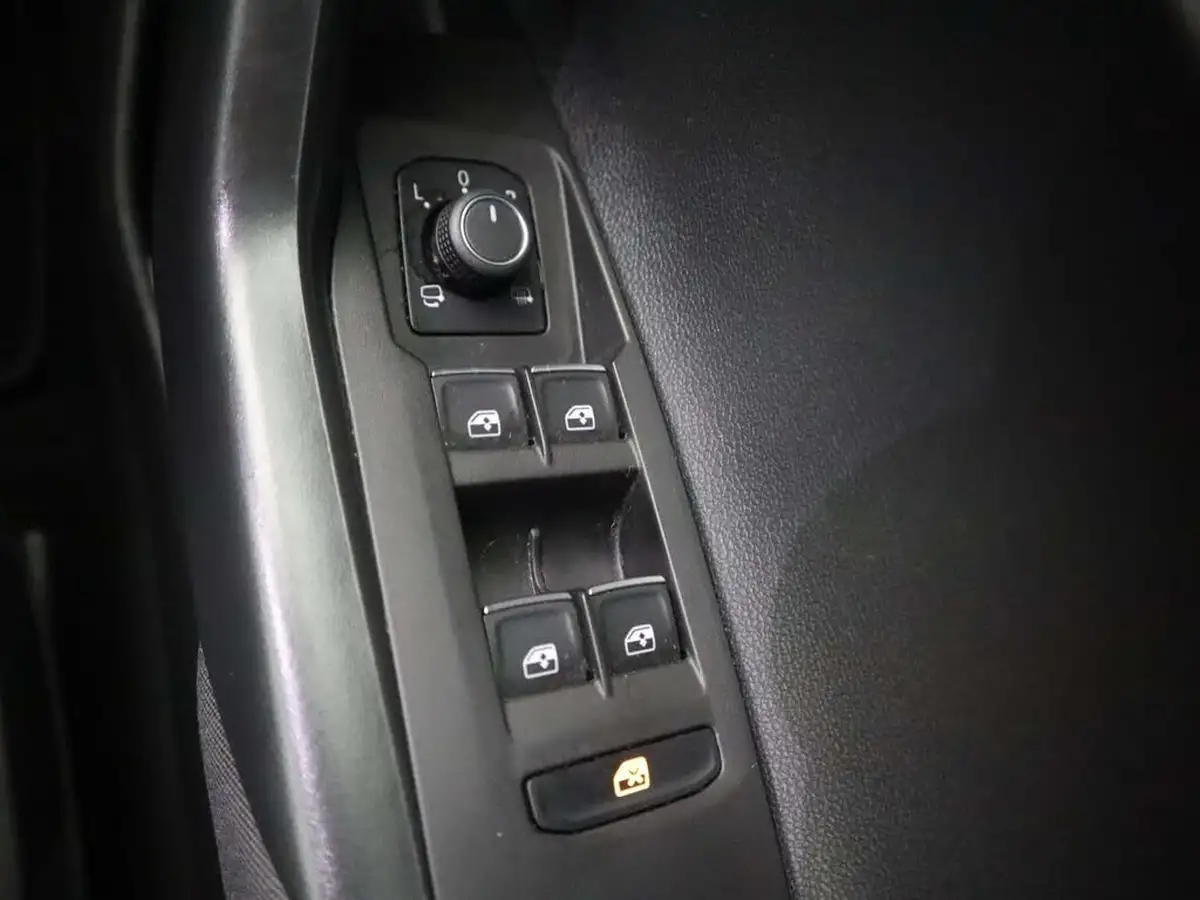 2023-volkswagen-polo-10-tsi-style-big-34