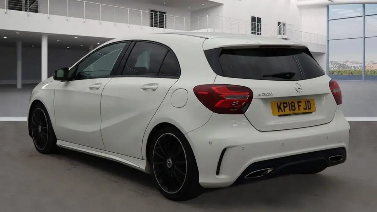 2018-mercedes-benz-a-class-16-a200-amg-line-premiumss-7g-dct-big-6