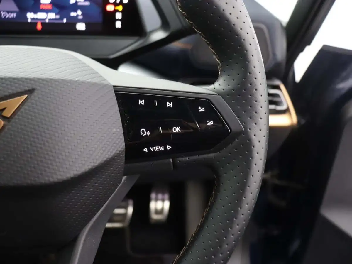 2022-cupra-born-e-v3-204ps-58kwh-big-35