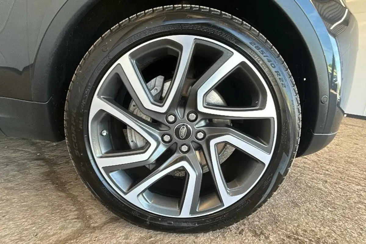 2019-land-rover-discovery-30-sd6-commercial-hse-big-29
