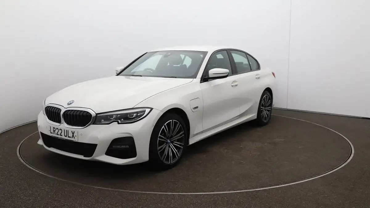 2022-bmw-3-series-20-330e-m-sport-pro-pack-saloon-4d-big-37