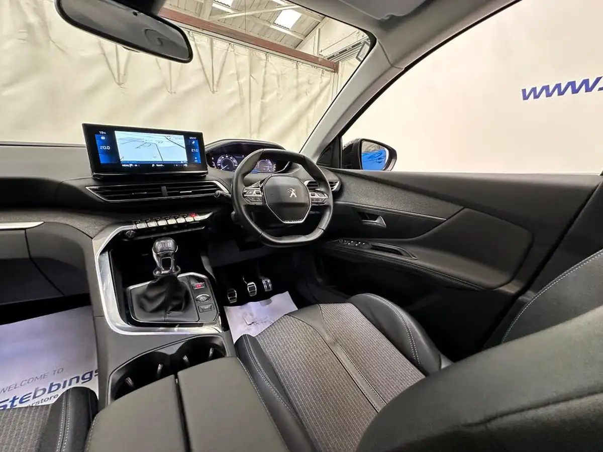2022-peugeot-3008-suv-12-puretech-allure-premium-big-21