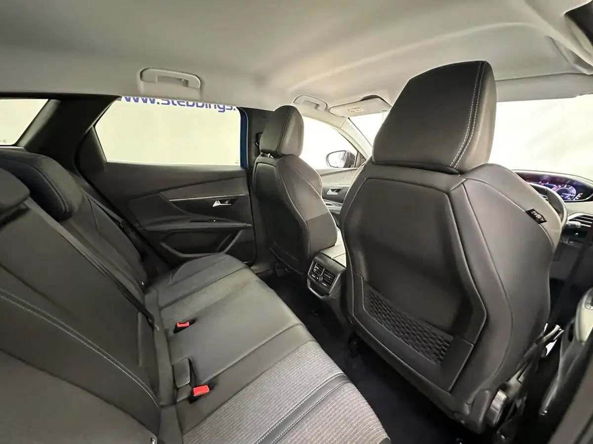 2022-peugeot-3008-suv-12-puretech-allure-premium-big-17
