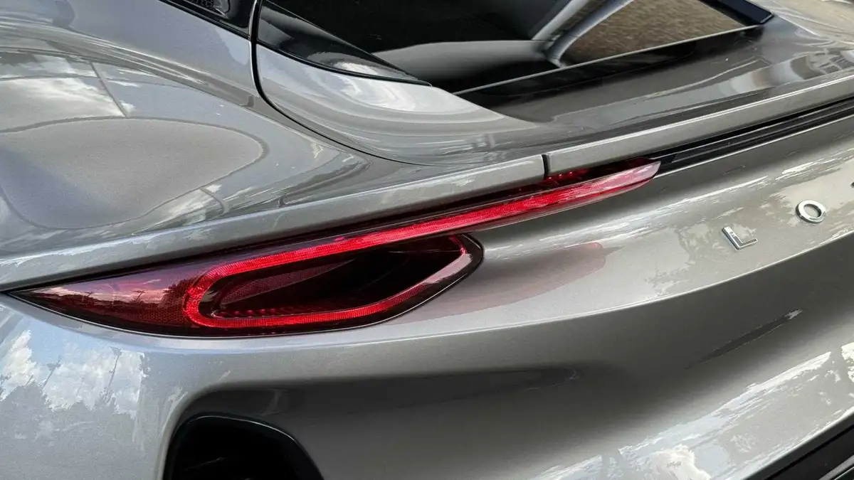 2023-lotus-emira-35-first-edition-v6-big-7