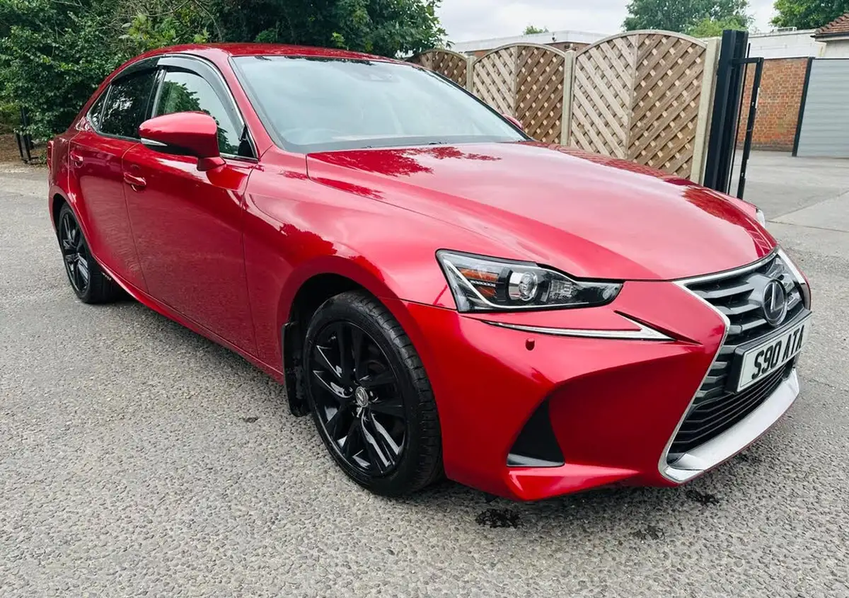 2017-lexus-is-300h-25-advance-big-14
