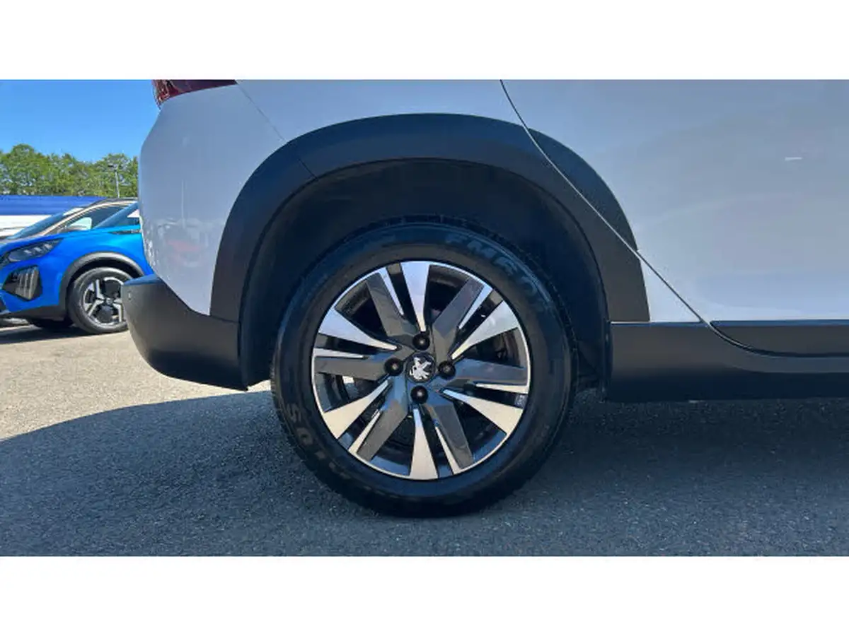2016-peugeot-2008-suv-12-puretech-allure-82bhp-big-6