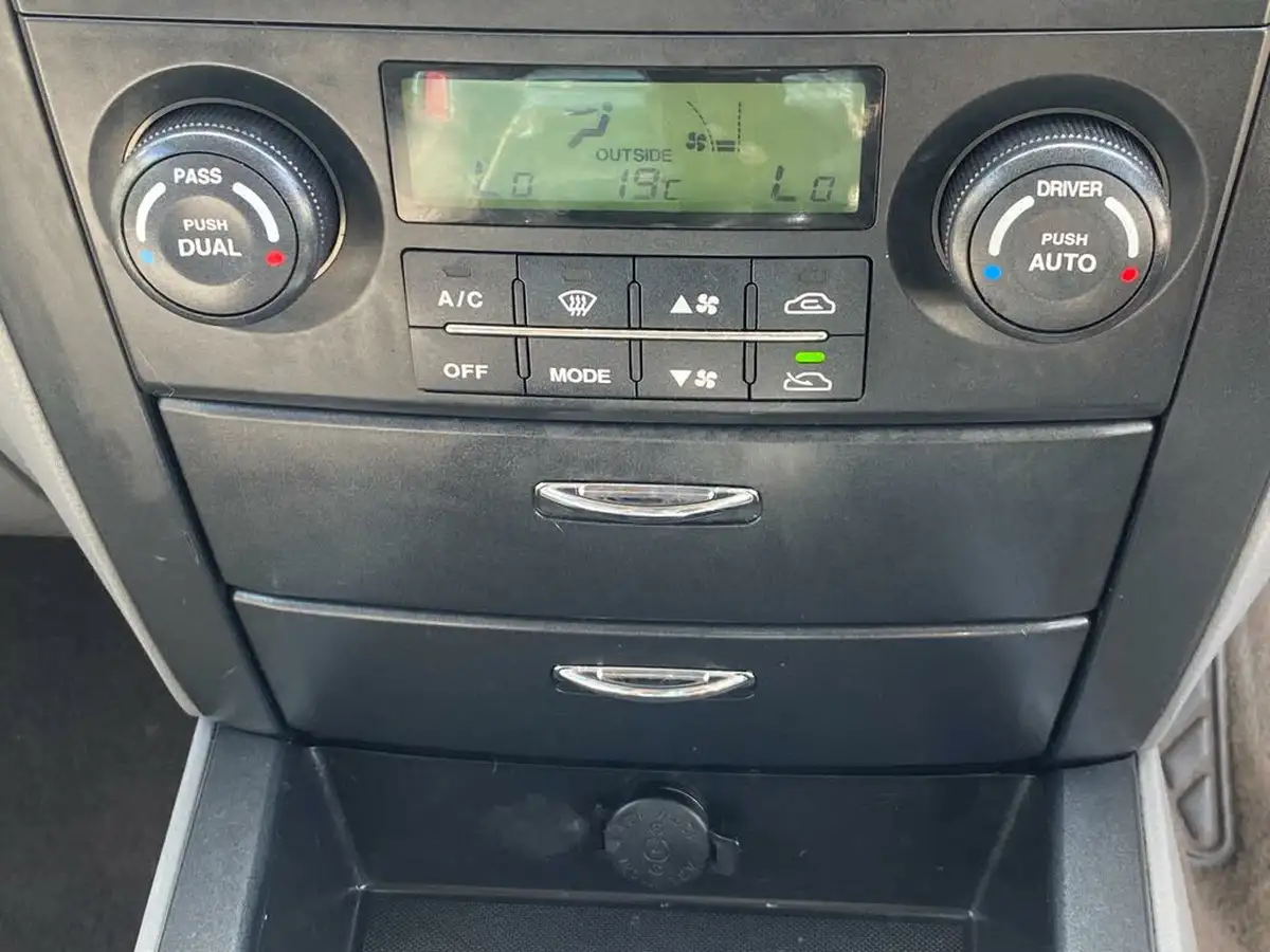 2009-kia-sorento-25td-xs-auto-big-28