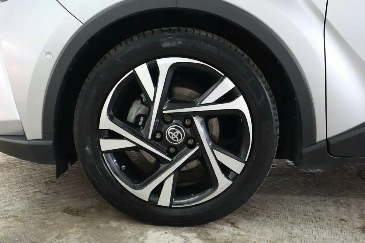 2022-toyota-c-hr-18-vvt-i-design-big-30