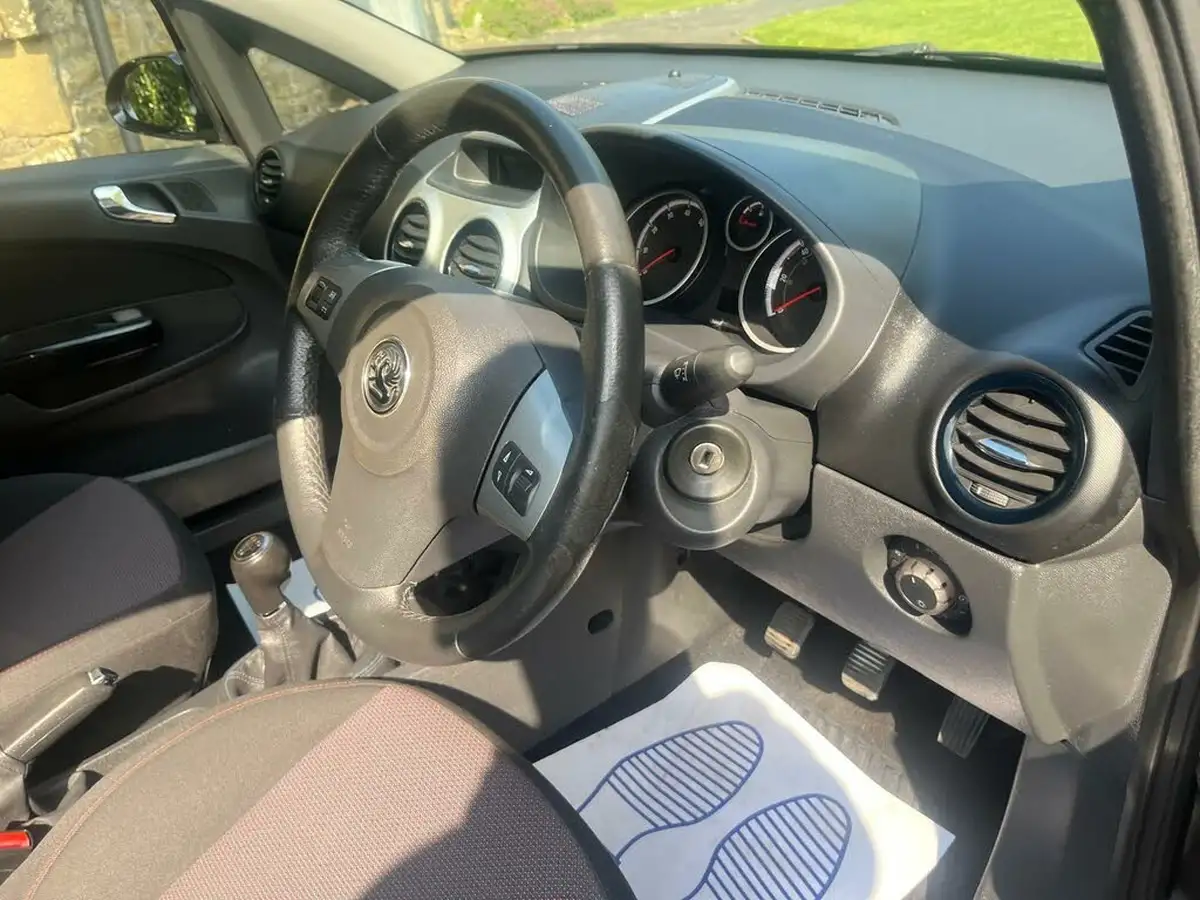 2008-vauxhall-corsa-12-sxi-3d-big-18
