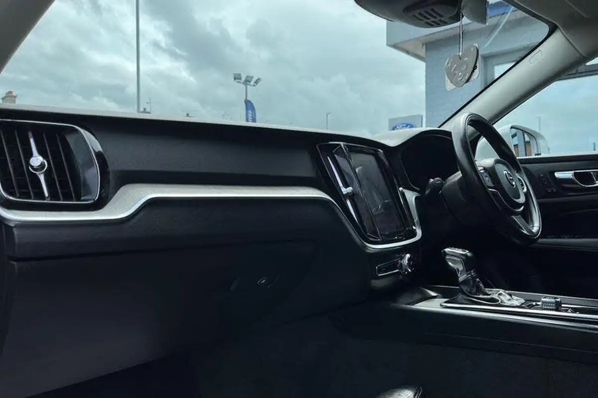 2019-volvo-v60-20td-d4-inscription-plus-geartronic-big-17