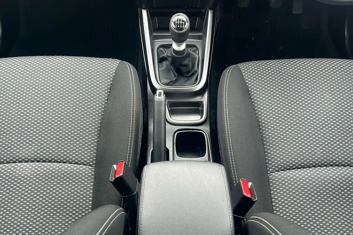 2022-suzuki-vitara-14-boosterjet-sz-t-big-25