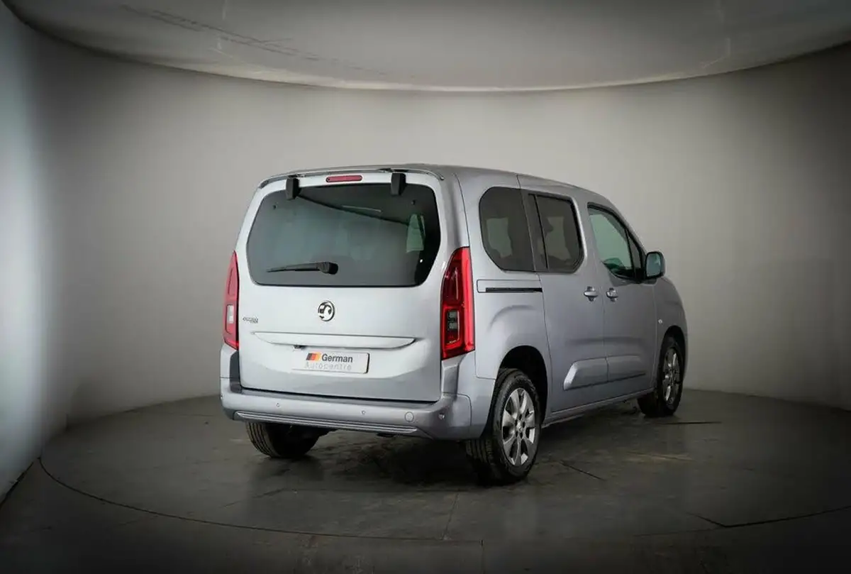 2021-vauxhall-combo-life-15-se-100ps-big-18