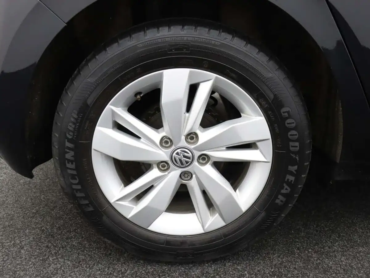 2018-volkswagen-polo-10-se-75ps-big-6