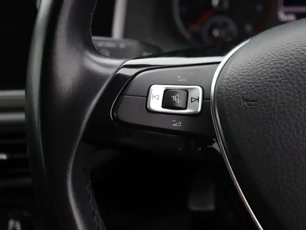 2018-volkswagen-polo-10-se-75ps-big-34