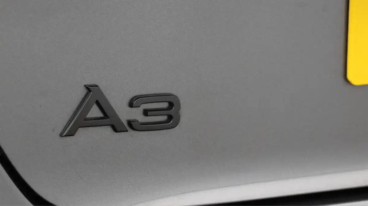 2017-audi-a3-20-tdi-quattro-black-edition-184ps-sportback-5d-s-tronic-big-23