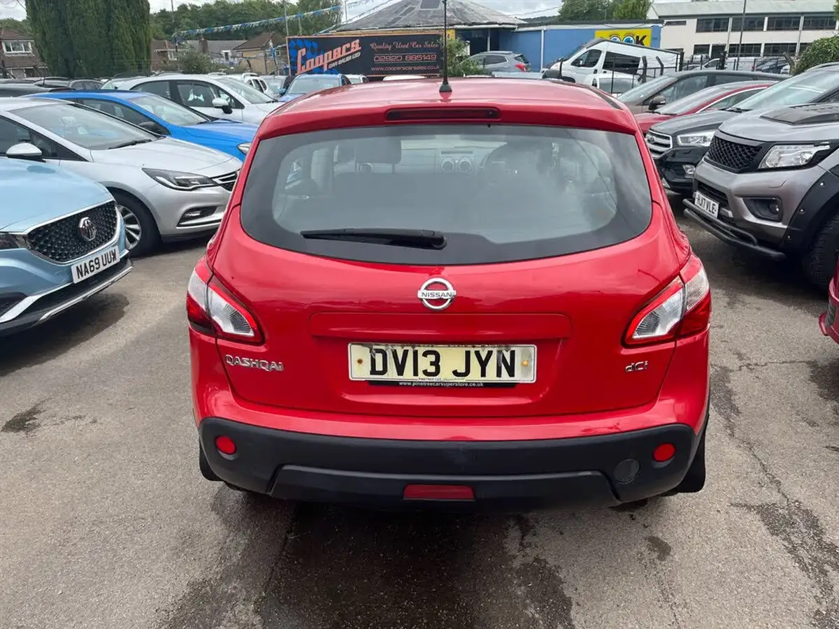 2013-nissan-qashqai-15td-visia-big-4
