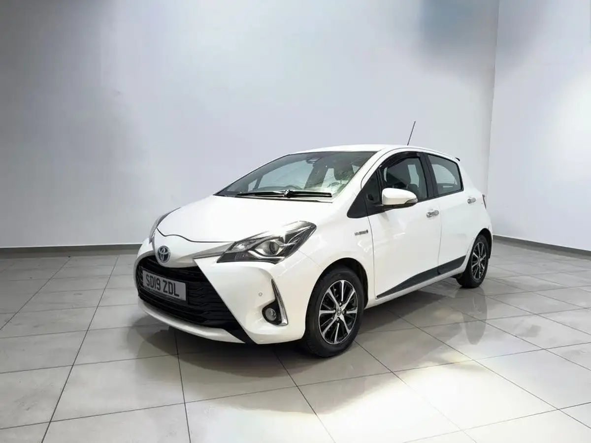 2019-toyota-yaris-15-vvt-i-icon-tech-hybrid-big-2
