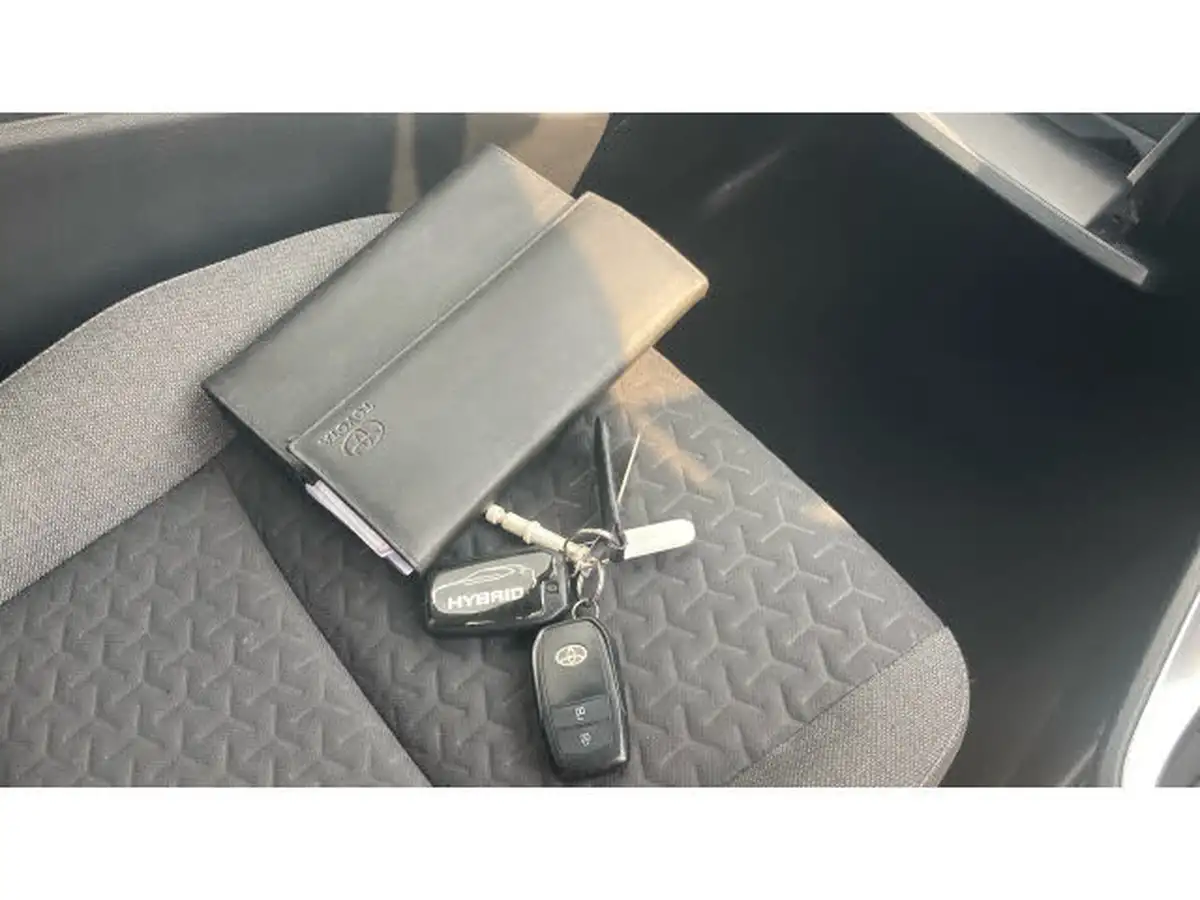 2021-toyota-yaris-15-vvt-i-design-panoramic-roof-big-18