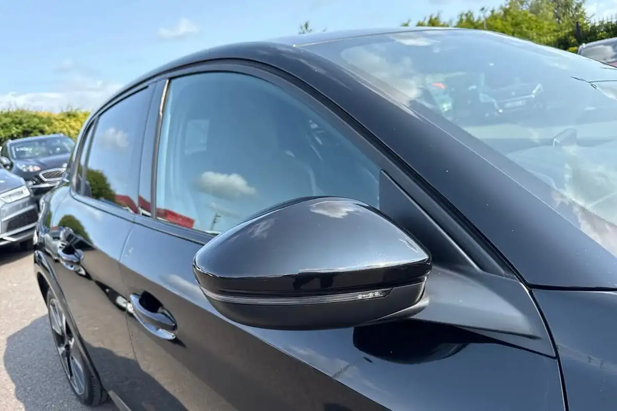 2021-peugeot-208-e-gt-premium-big-27