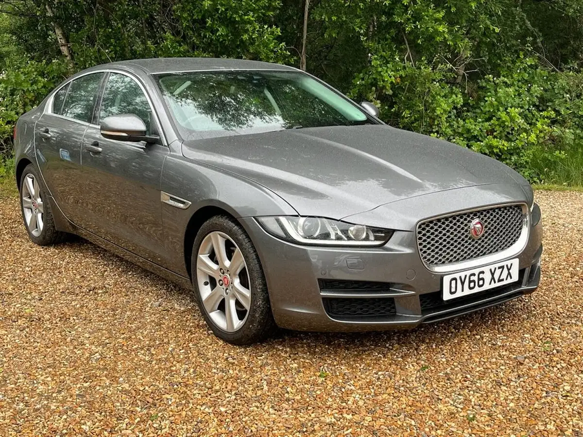 2016-jaguar-xe-20d-portfolio-180ps-auto-big-6