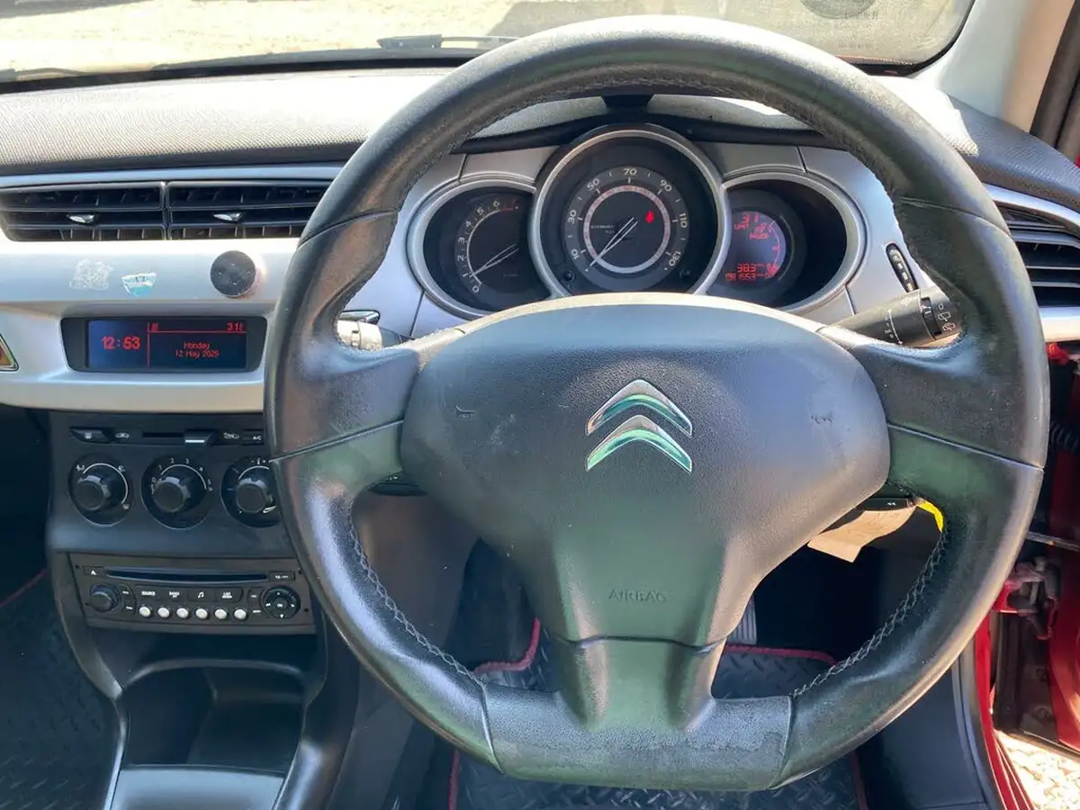 2011-citroen-c3-14-vtr-16v-95ps-1397cc-big-40