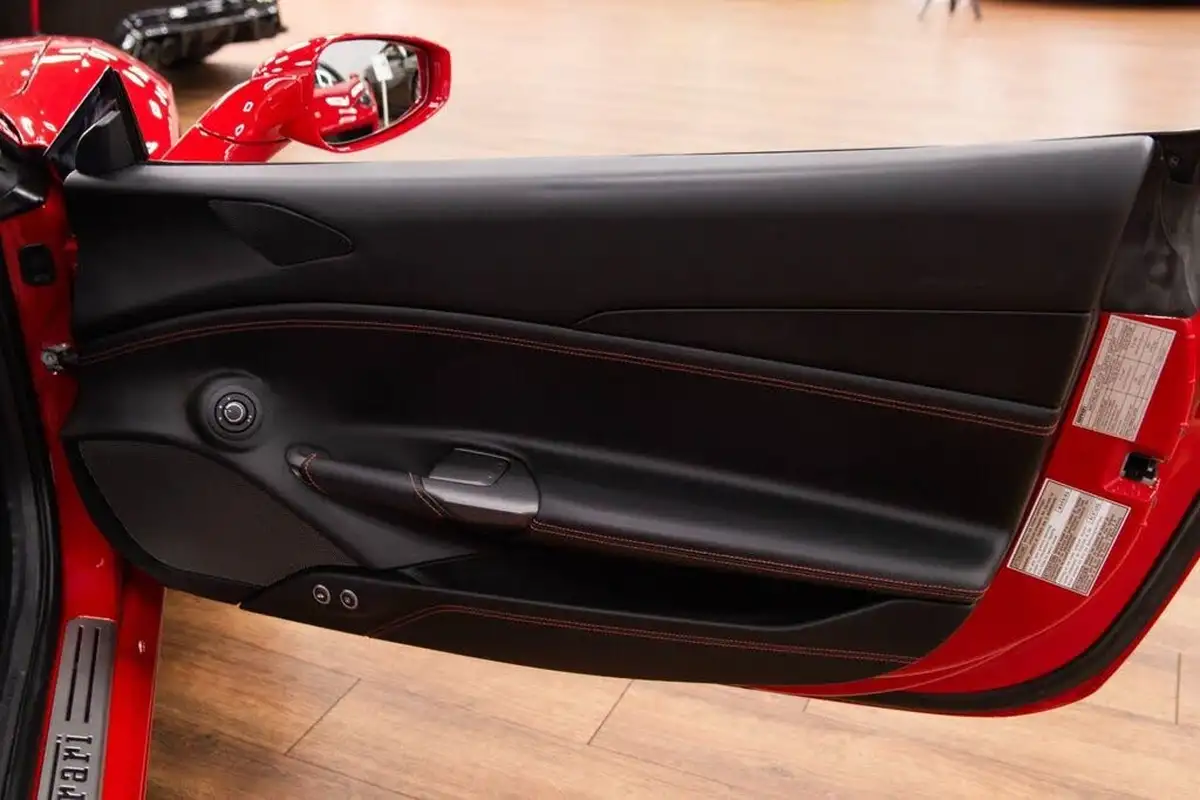 2017-ferrari-488-39-488-spider-big-32