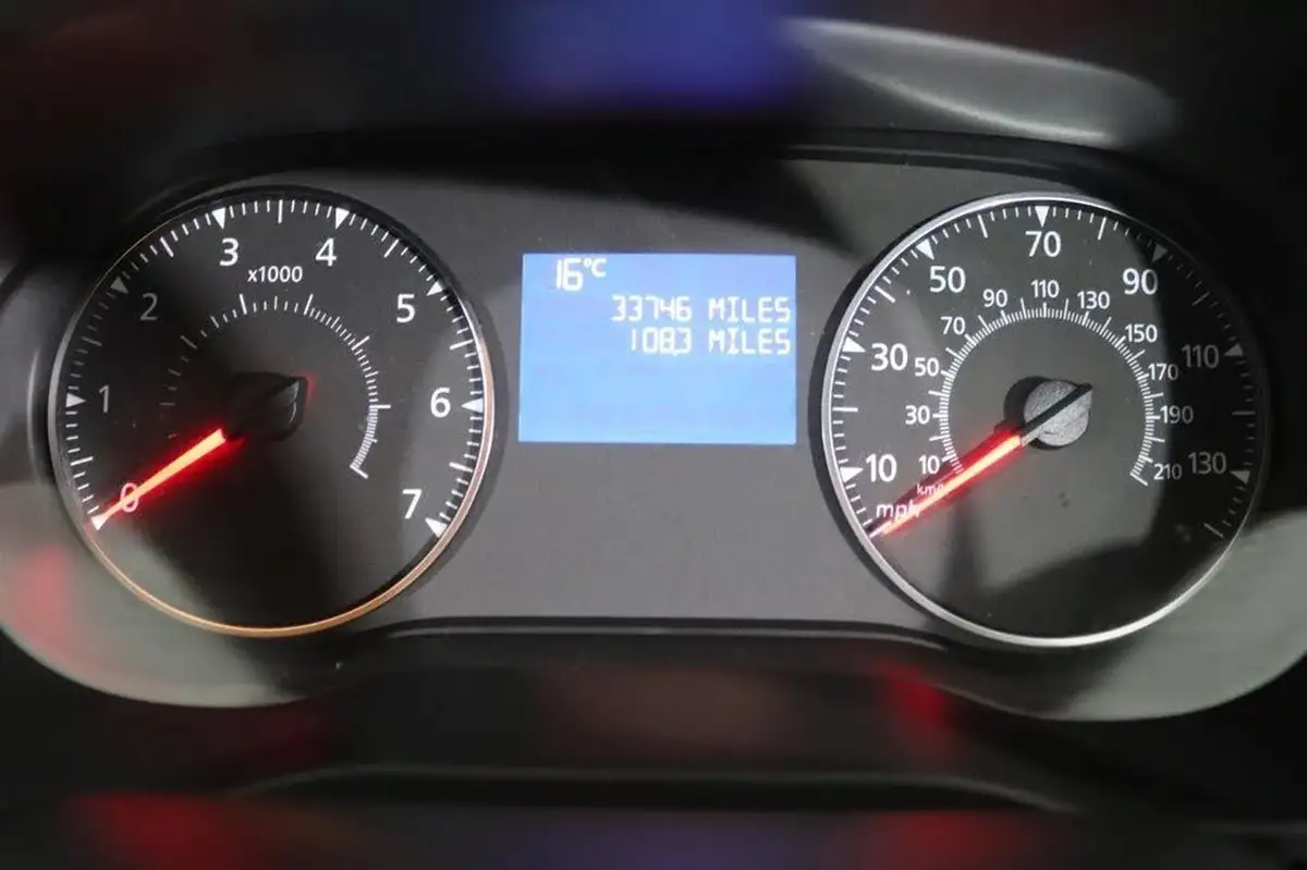 2018-dacia-duster-15dci-essential-big-46