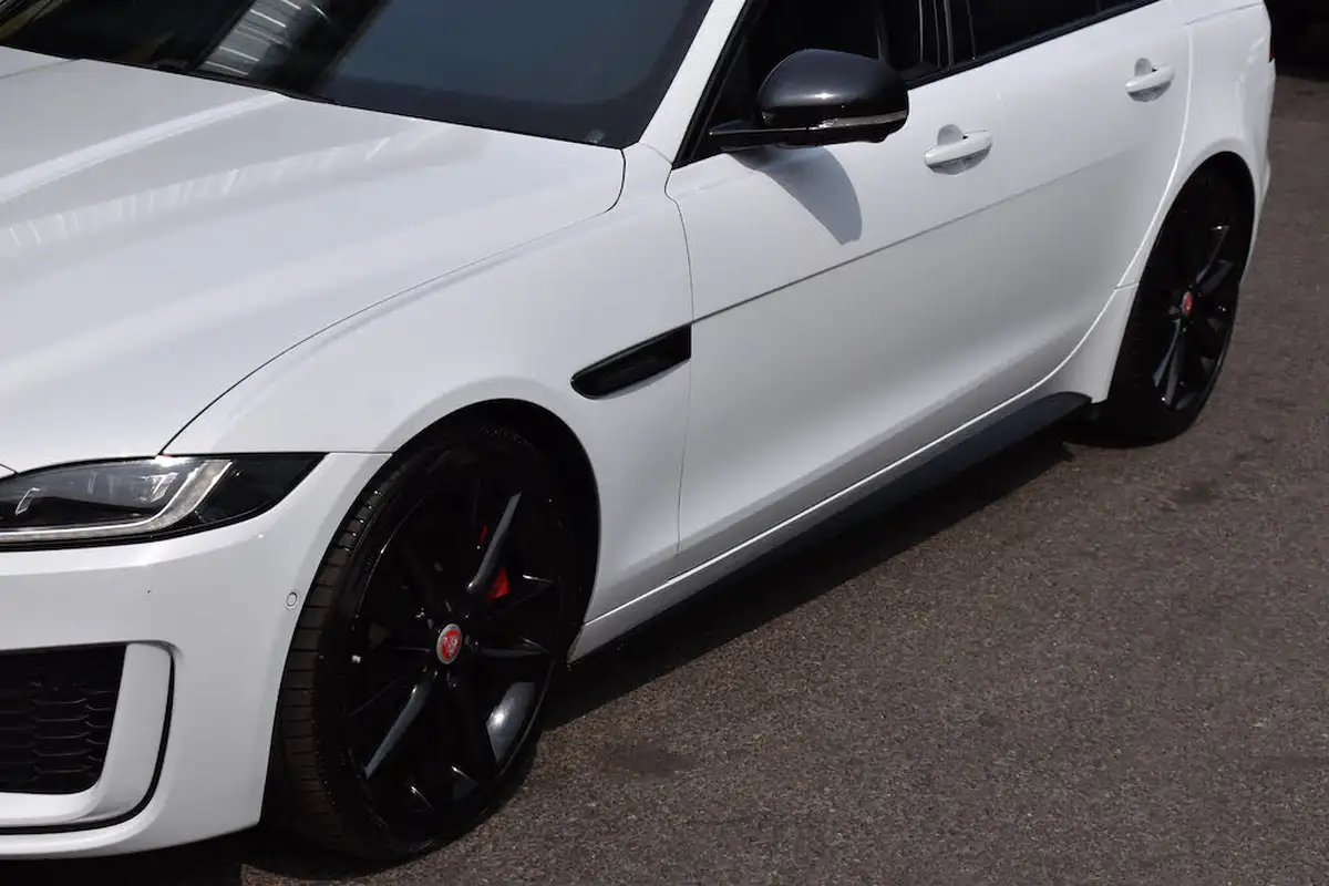 2021-jaguar-xe-20-d200-r-dynamic-black-big-19