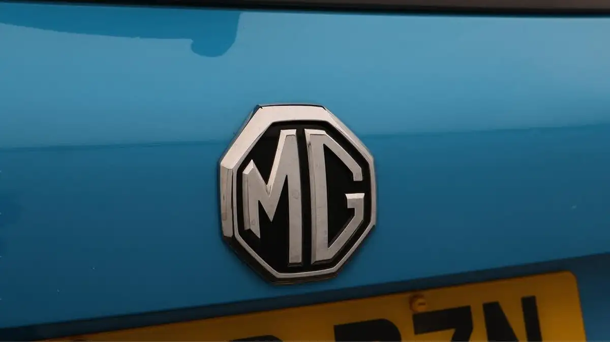 2022-mg-hs-15t-gdi-exclusive-162ps-dct-big-21