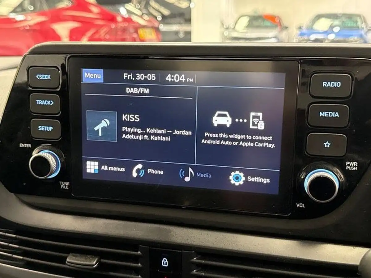 2022-hyundai-i20-10-t-gdi-se-connect-eclutch-imt-big-26