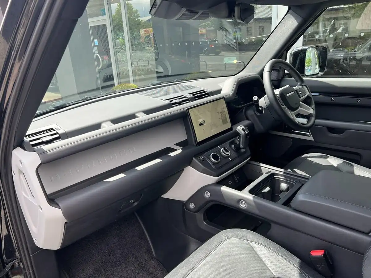 2024-land-rover-90-defender-30-d250-x-dynamic-hse-2996cc-big-14