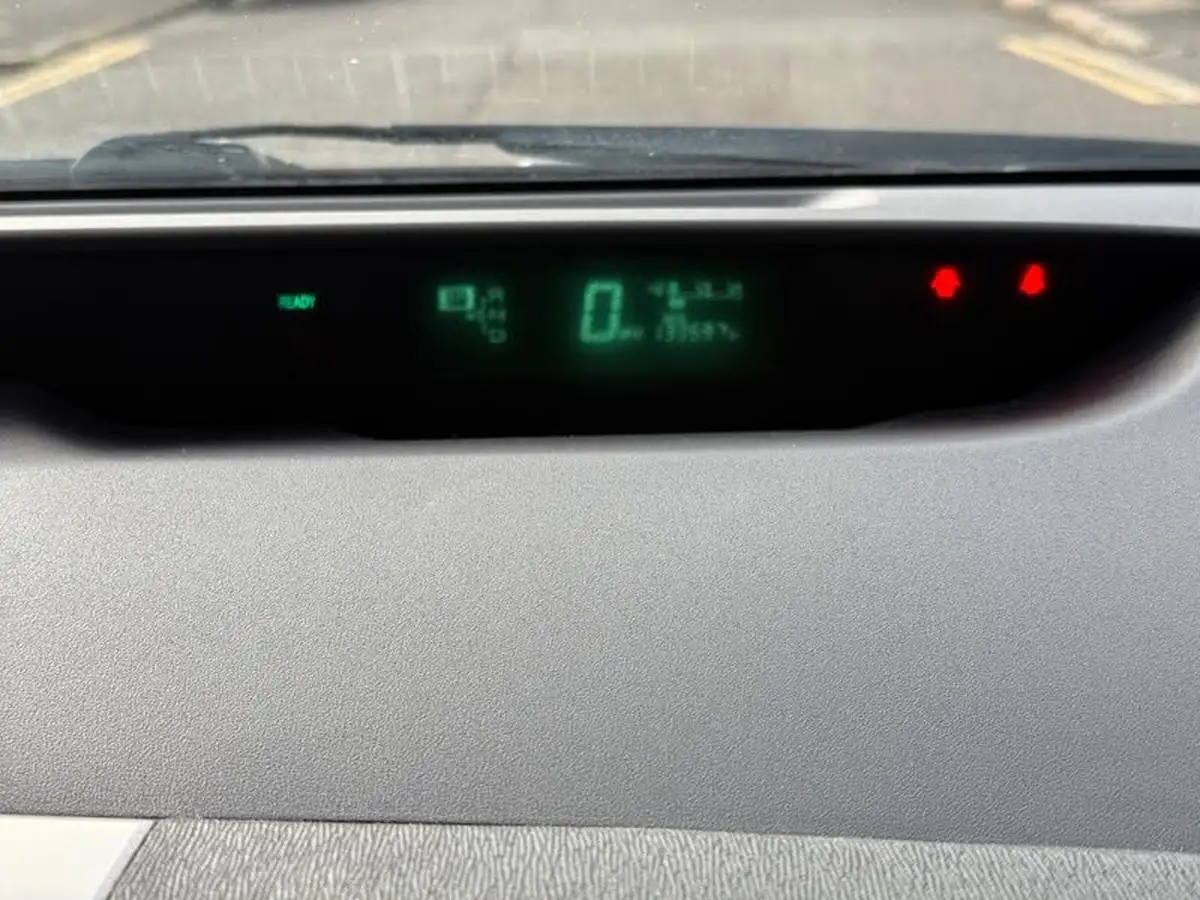 2007-toyota-prius-15-vvt-i-t-spirit-big-12