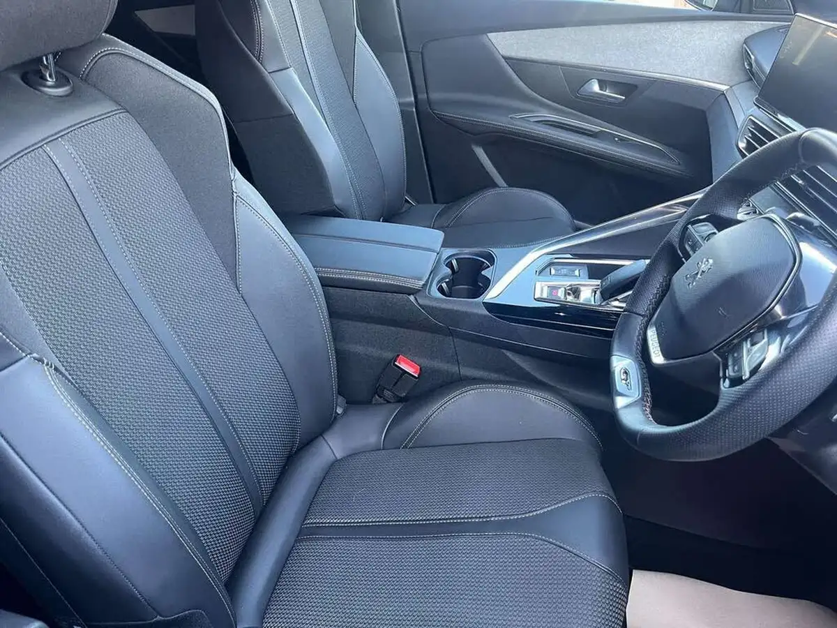 2022-peugeot-3008-suv-12-puretech-gt-eat8-big-11