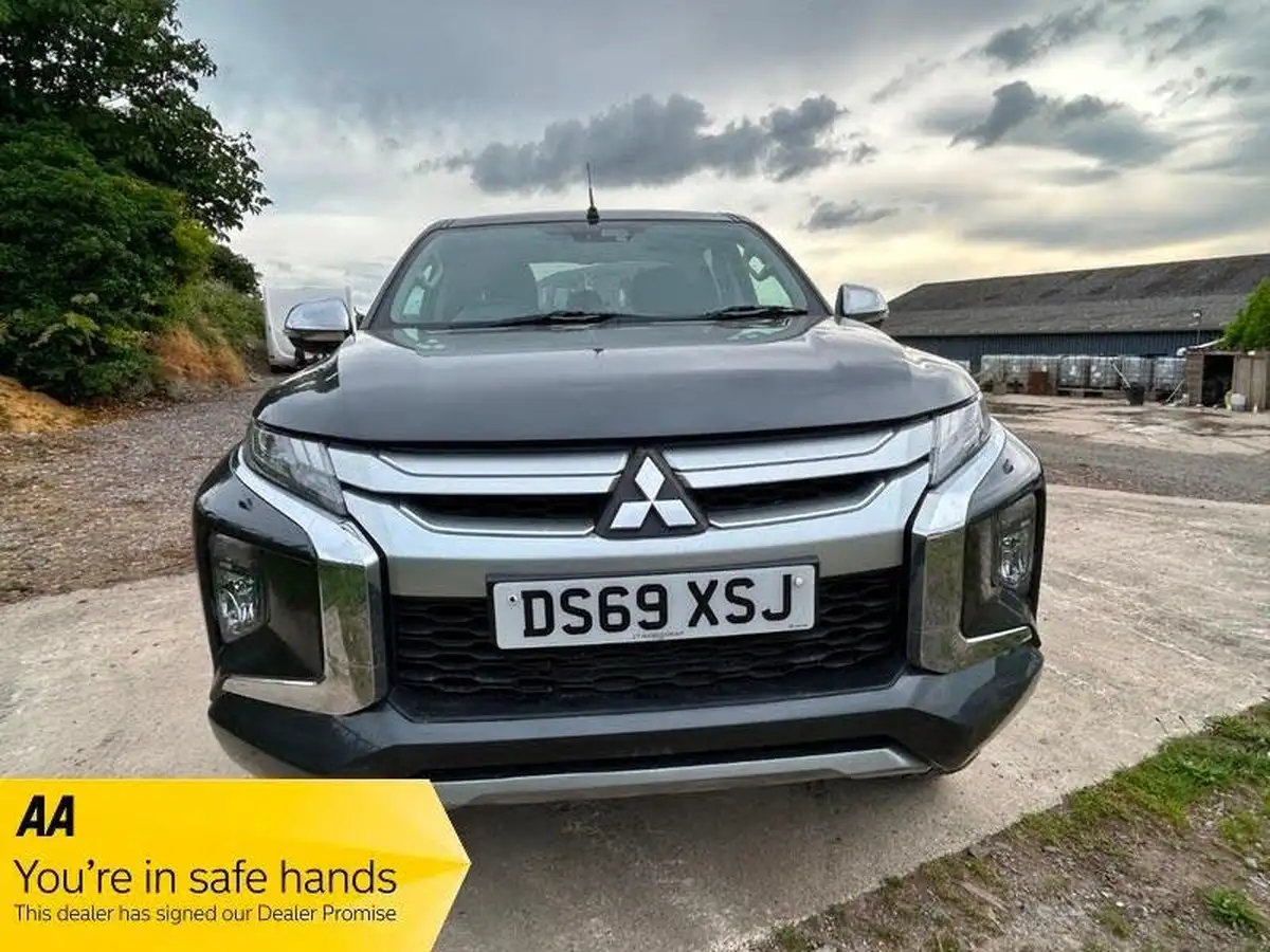 2019-mitsubishi-l200-22di-d-warrior-big-2